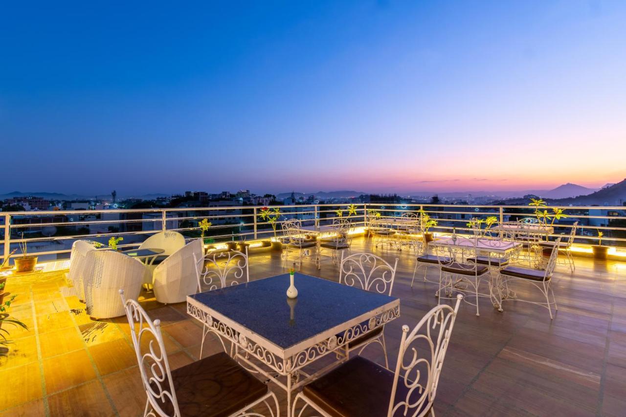 Hotel The Celebration By Amod Best Hotel & Rooftop Udaipur Exteriör bild