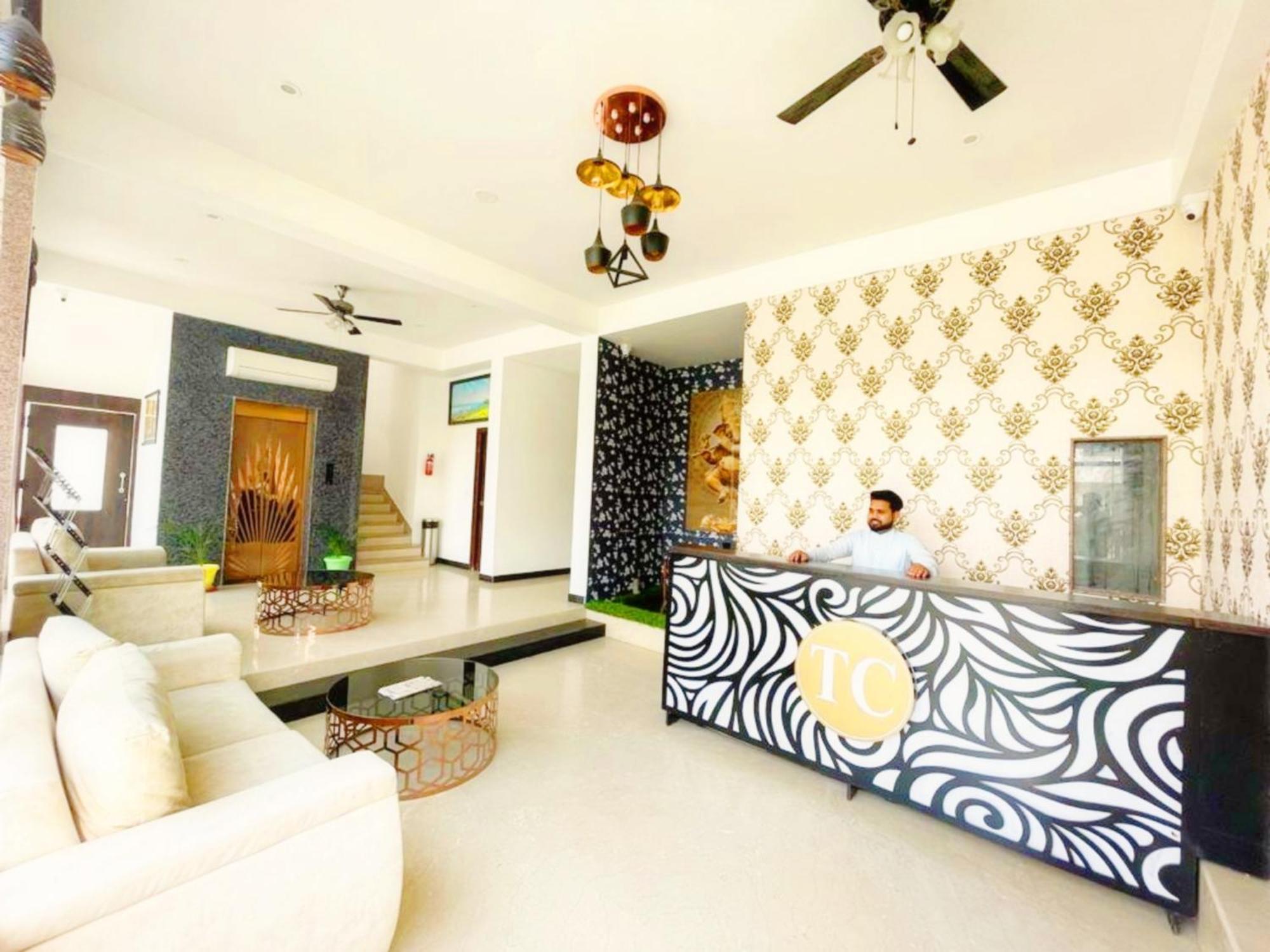 Hotel The Celebration By Amod Best Hotel & Rooftop Udaipur Exteriör bild
