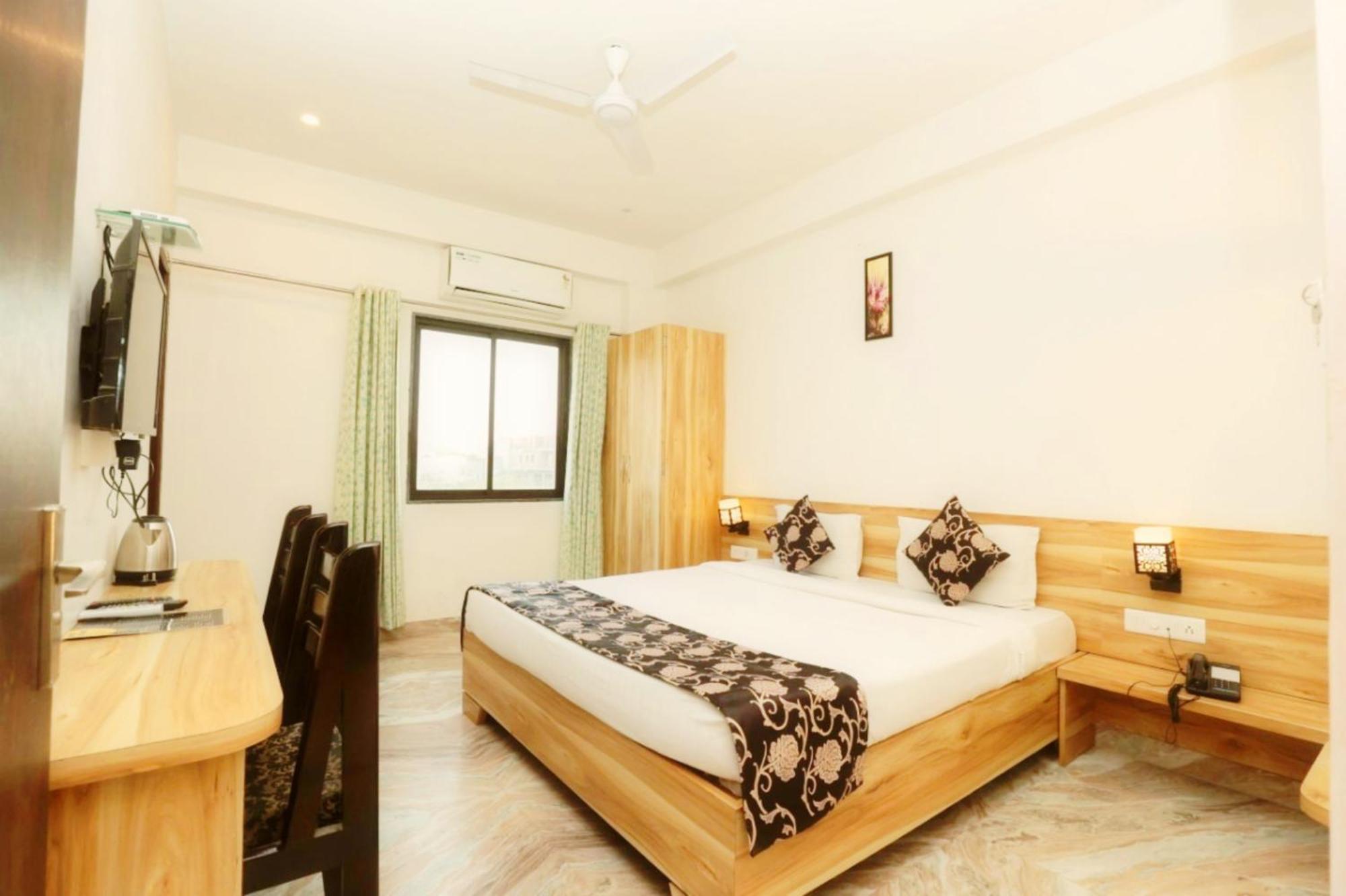 Hotel The Celebration By Amod Best Hotel & Rooftop Udaipur Exteriör bild